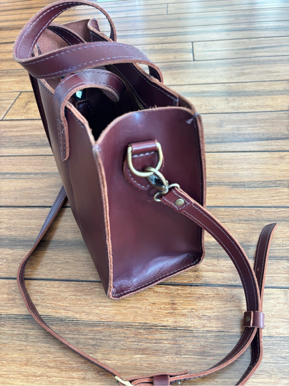 Portland Leather Cognac Medium Lola Crossbody Tote Bag Adjustable Strap - Picture 7 of 8